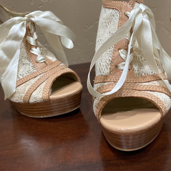 Seychelles Women's Harmony Wedge Peep Toe Pump, Natural, Size 7.5 - Picture 11 of 11